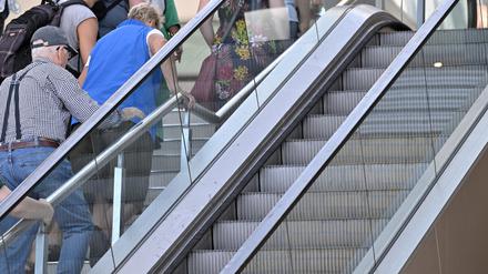 Die Rolltreppen im Potsdamer Hauptbahnhof sind seit Monaten kaputt.