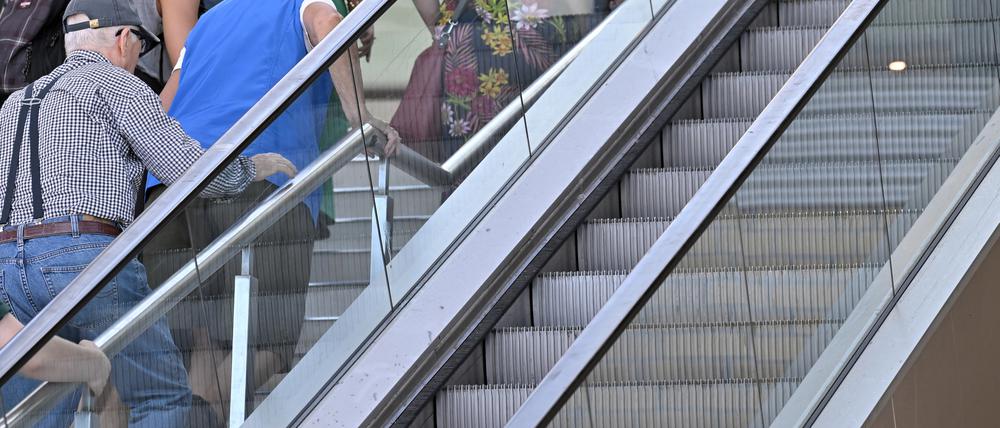 Die Rolltreppen im Potsdamer Hauptbahnhof sind seit Monaten kaputt.