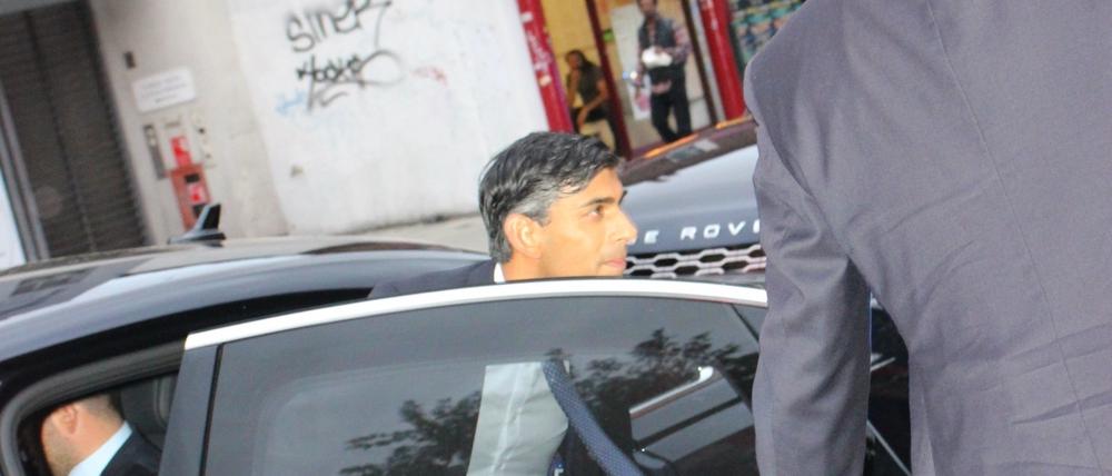 Rishi Sunak wird wohl das Verbrenneraus erst 2035 in Kaft treten lassen wollen.