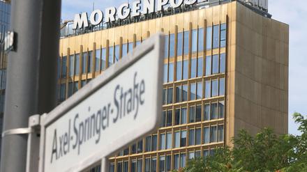 Das waren noch Zeiten, als die „Berliner Morgenpost“ im Axel-Springer-Hochhaus produziert wurde, ehe der Verlag sie mit weiteren Titeln 2013 an die Funke Mediengruppe verkaufte.