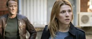 Grosz (Franziska Weisz) verlässt Falke (Wotan Wilke Möhring) am „Tatort“.