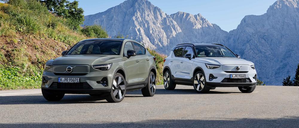 Prägnante Front mit LED-Leuchten. Links der XC40, rechts das SUV-Coupe C40.