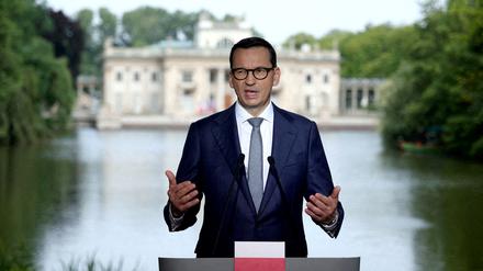 Mateusz Morawiecki während einer Pressekonferenz.