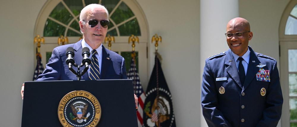 US-Präsident Joe Biden verkündet seine Ernennung von Luftwaffengeneral Charles Brown zum nächsten Vorsitzenden der Joint Chiefs of Staff.