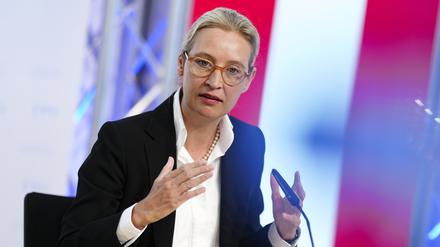 Alice Weidel fordert, Boote an der Überfahrt nach Europa zu hindern.