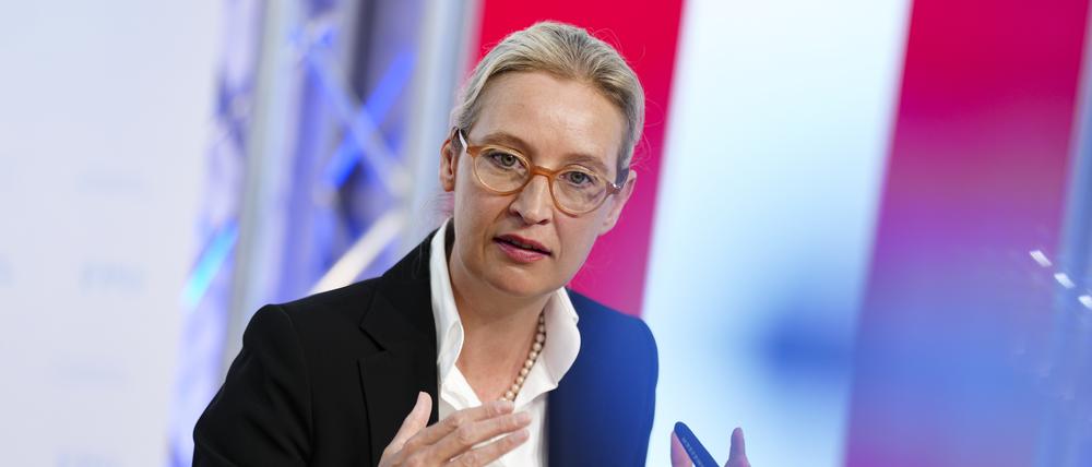 Alice Weidel fordert, Boote an der Überfahrt nach Europa zu hindern.
