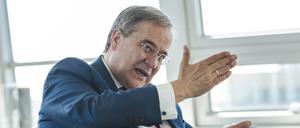 Armin Laschet lobt das Vorgehen von Donald Trump.