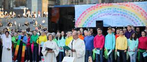 Pastoralreferent Manfred Becker-Irrnen während seiner Predigt beim Gottesdienst „Segen für alle“ am Kölner Dom. 