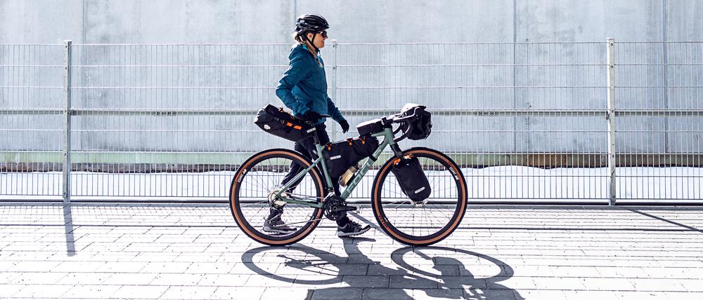 Den Hund an den See befördern oder den Staubsauger im Karton zur Post. Mit dem richtigen Zubehör wird das Rad zum Lastesel. Was man braucht und worauf man beim Kauf achten muss.