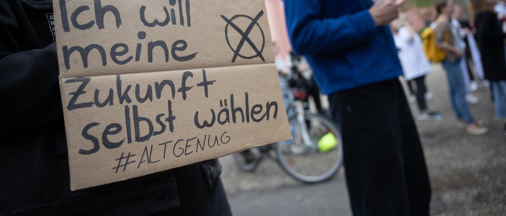 Unter dem Hashtag #Altgenug haben sich Jugendliche für eine Absenkung des Wahlalters auf 16 Jahre eingesetzt.