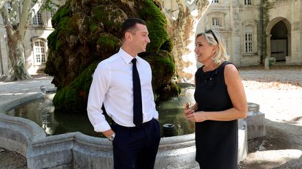Marine Le Pen and Jordan Bardella.