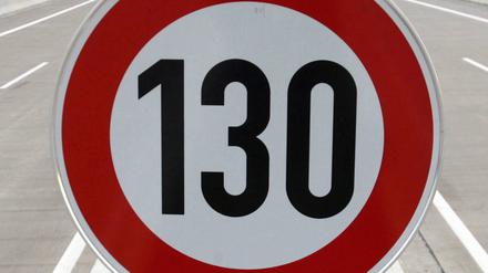 Ein Autobahnschild.