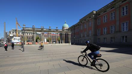 Am Landtagsschloss in Potsdam.