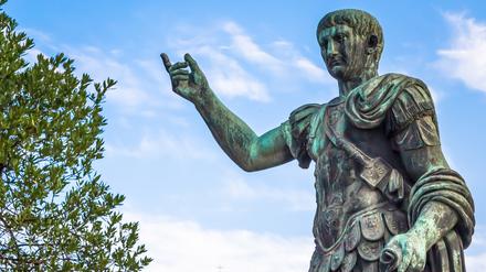 Unvergänglicher Imperator. Gaius Julius Cäsar als Denkmal in Rom.