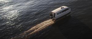 Das „fliegende“ Elektroschiff Candela P-12 wird 2024 in Stockholm als Fähre getestet.