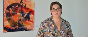 Mit 15 ein bekannter Maler. Ilusch – das ist sein Künstlername – neben seinem Gemälde «The Apple» von 2021, Acryl und Öl auf Leinwand. Der junge Maler aus Frankfurt (Oder) stellt vom 28. September bis 4. November seine Bilder in der «Galeria Azur» in New York aus.