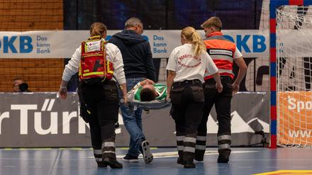 Fabian Wiede musste in Balingen vom Feld getragen werden