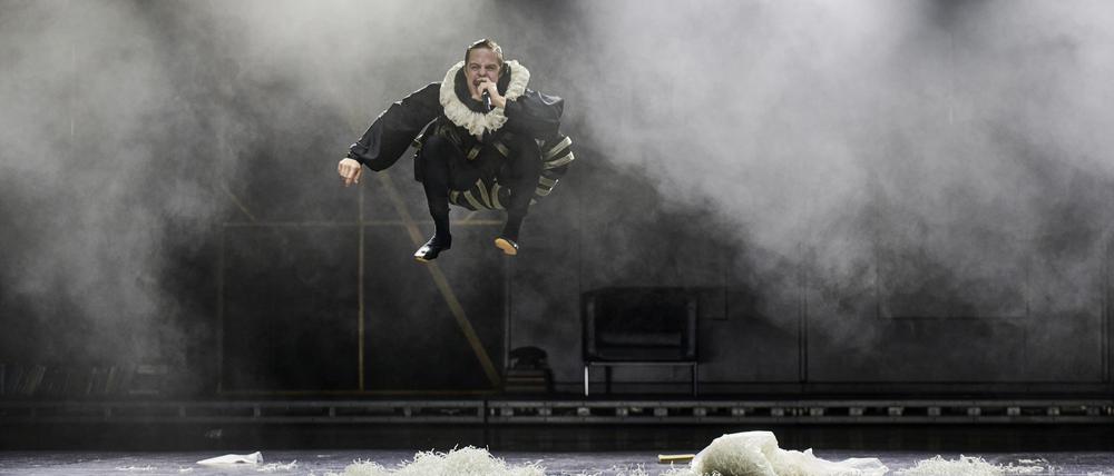 "Mephisto" nach Klaus Mann am Hans Otto Theater Potsdam, Regie Sascha Hawemann. Credit: Thomas M. Jauk