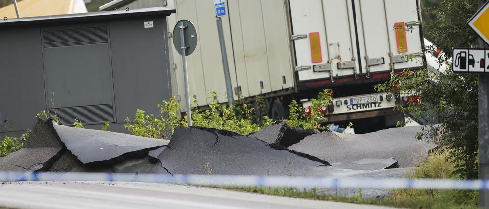 Die Autobahn E6 bei Stenungsund, die nach einem Erdrutsch in beiden Richtungen gesperrt ist.