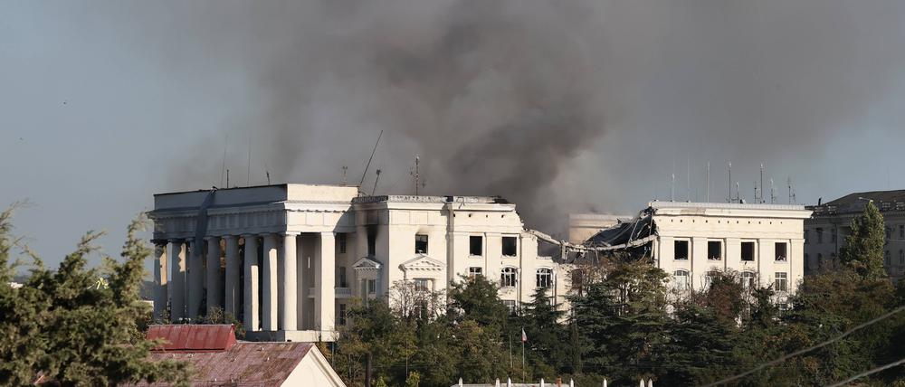 Ukraine-Konflikt, Raketen treffen Hauptquartier der russischen Schwarzmeerflotte in Sewastopol.