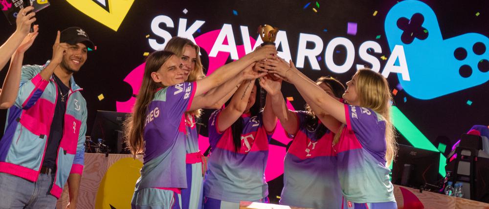 Die Veranstalter des Equal eSports Cups wollen der Benachteiligung von Frauen und nicht-binäre Spieler:innen im Gaming entgegenwirken.