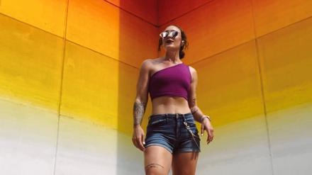 Tara Parker startet beim Berlin Marathon mit ihren Inlinern.