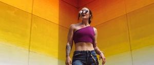 Tara Parker startet beim Berlin Marathon mit ihren Inlinern.