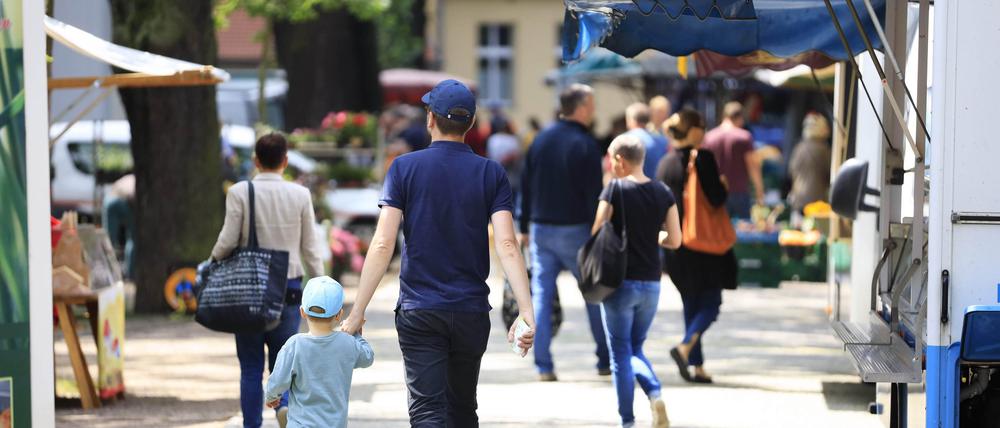Markt auf dem Weberplatz, Babelsberg, Wochenmarkt, Marktplatz, Potsdam, 10.07.2021, Foto: Sebastian Gabsch