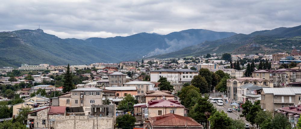 Kaum einen Tag dauerte die Offensive aus Aserbaidschan, dann gaben die Armenier in Bergkarabach auf: Ankara will das nun nutzen.