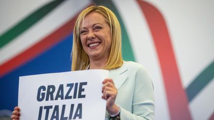 Am Tag nach der Wahl sagt die künftige Premierministerin „Danke, Italien“.