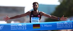Amanal Petros beim Zieleinlauf.