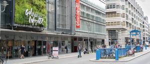 Die Galeries Lafayette wollen aus dem Gebäudekomplex Q207 an der Friedrichstraße ausziehen. Das Haus wäre damit frei für die Zentral- und Landesbibliothek.