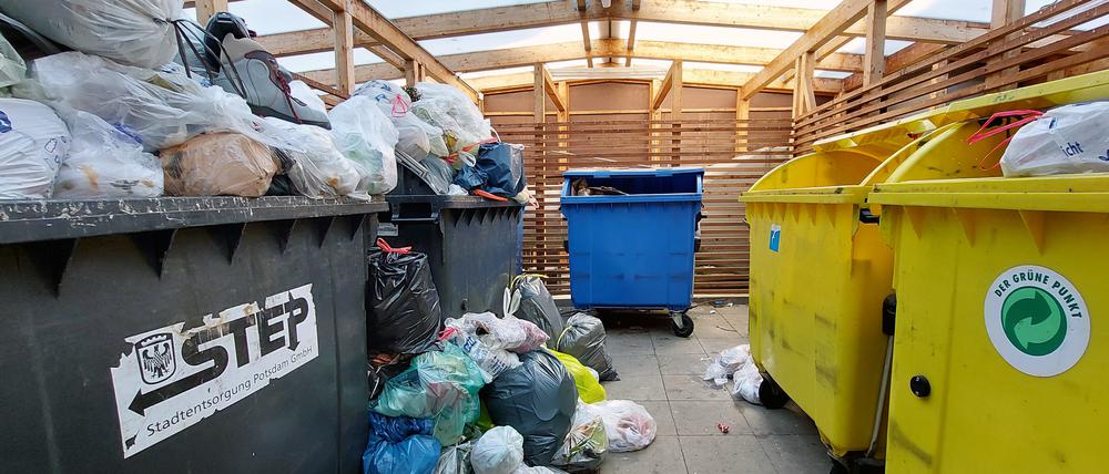 Inoffizieller Müllstreik: In der Schmiedegasse wird derzeit der Restmüll nicht abgeholt. Im Sommer war noch der Papiermüll betroffen.
