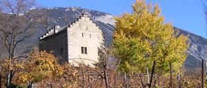 Der Weg zum Rilke-Schlösschen bei Sierre im Wallis. 