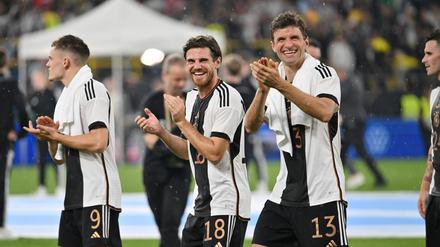 ARD und ZDF hoffen, siegreiche Spiele des Männerteams zu übertragen.