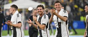 ARD und ZDF hoffen, siegreiche Spiele des Männerteams zu übertragen.