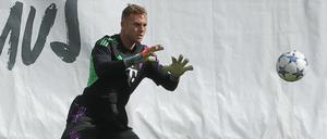 Daniel Peretz darf nun auch in einem Pflichtspiel zupacken.