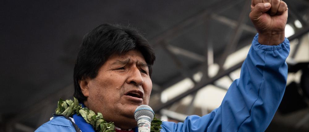 La Paz: Evo Morales, ehemaliger Präsident von Bolivien, nimmt teil am 26. Jahrestag der Gründung der Regierungspartei MAS (Movimiento al Socialismo – Bewegung für den Sozialismus).  