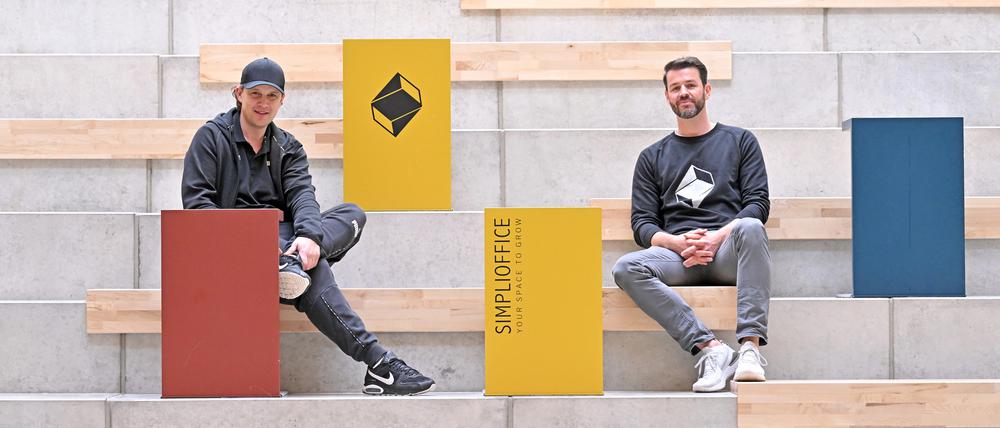 Geschäftsführer Dirk Griesinger und Marketingchef Nils Röseler im Simplioffice in Potsdam.