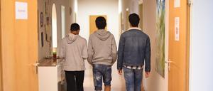 Minderjährige Flüchtlingen benötigen  Unterstützung.