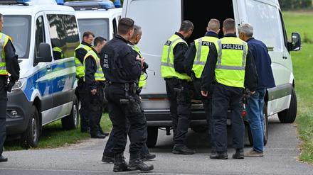Die Bundespolizei ging am Dienstag gegen mutmaßliche Schleuser vor.