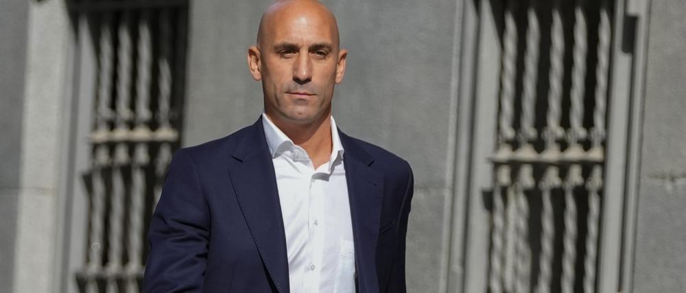  Dem früheren Präsidenten des spanischen Fußballverbandes, Luís Rubiales, droht eine Festnahme, sobald er von einem Auslandsaufenthalt in die Heimat zurückkehrt