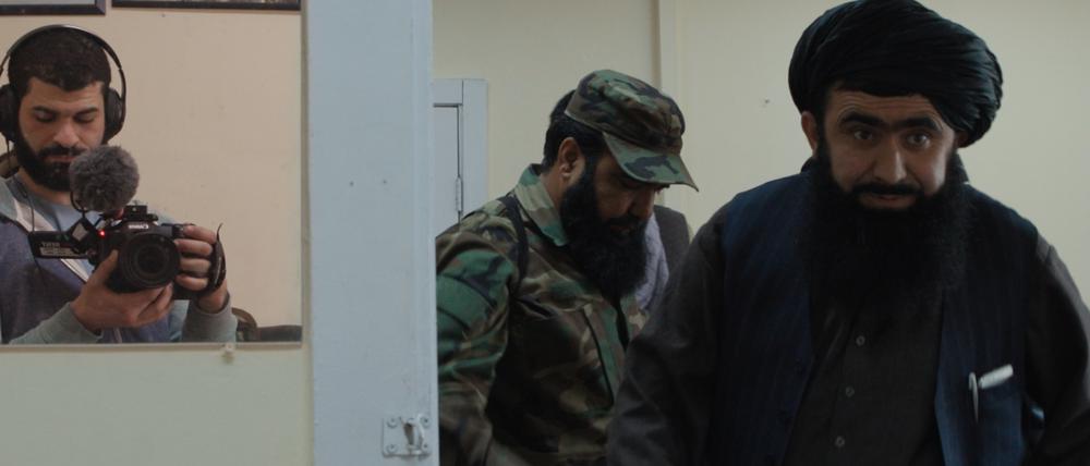 Embedded mit den Taliban: Szene aus Ibrihim Nash’ats Dokumentarfilm „Hollywoodgate“.