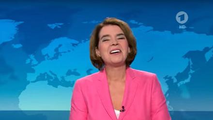 Susanne Daubner während ihres Lachanfalls.