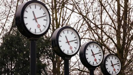 Mit Beginn der Heizsaison könnten die Gaspreise sinken, denn zwei Gasumlagen sinken auf null. In Hessen und Bayern sind Wahlen. In den ersten Bundesländern beginnen die Herbstferien und die Uhren werden auf Winterzeit umgestellt. Der Oktober bringt einige Änderungen in Deutschland.