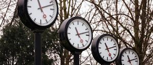 Mit Beginn der Heizsaison könnten die Gaspreise sinken, denn zwei Gasumlagen sinken auf null. In Hessen und Bayern sind Wahlen. In den ersten Bundesländern beginnen die Herbstferien und die Uhren werden auf Winterzeit umgestellt. Der Oktober bringt einige Änderungen in Deutschland.
