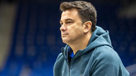 Headcoach Israel Gonzalez von Alba Berlin startet mit einer neuen Formation in die Saison.