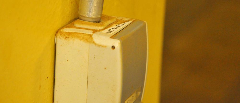 Einen Lichtschalterdienst führte eine Schule ein, um Strom zu sparen. 
