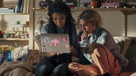 Zuviel „Compound V“ bekommen: Die Nachwuchs-Superhelden Marie (Jaz Sinclair, li.) und Emma (Lizze Broadway).