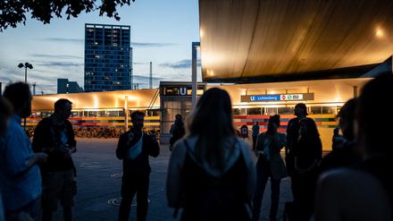 Mehr über Motten erfahren die Teilnehmenden am Bahnhof Lichtenberg.